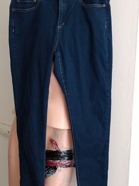 Michael Kors women's jeans a dark wash denim Size 12 Or 31 -33 Inches Waist